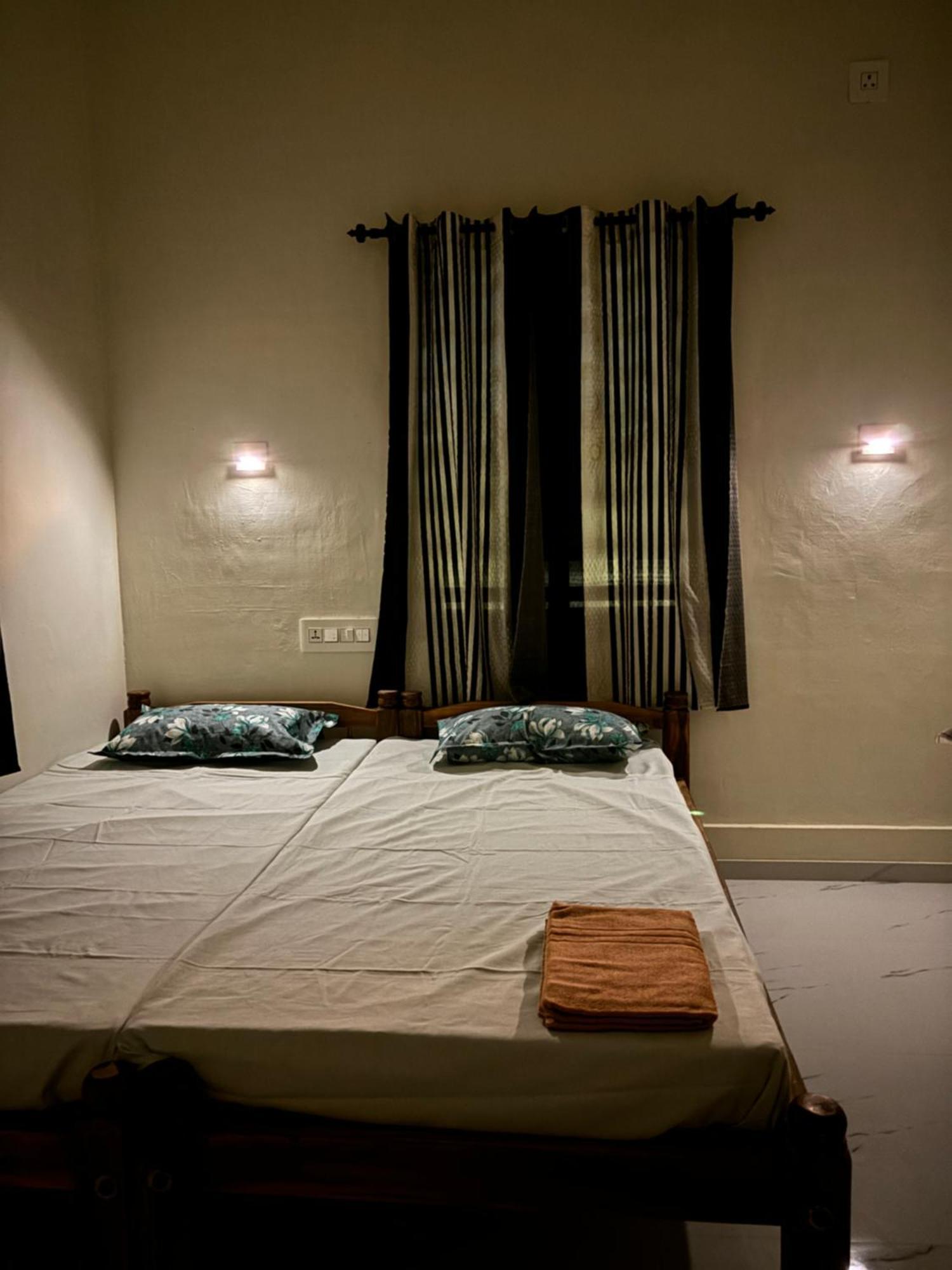 Golden Beach Home Stay Alappuzha Buitenkant foto