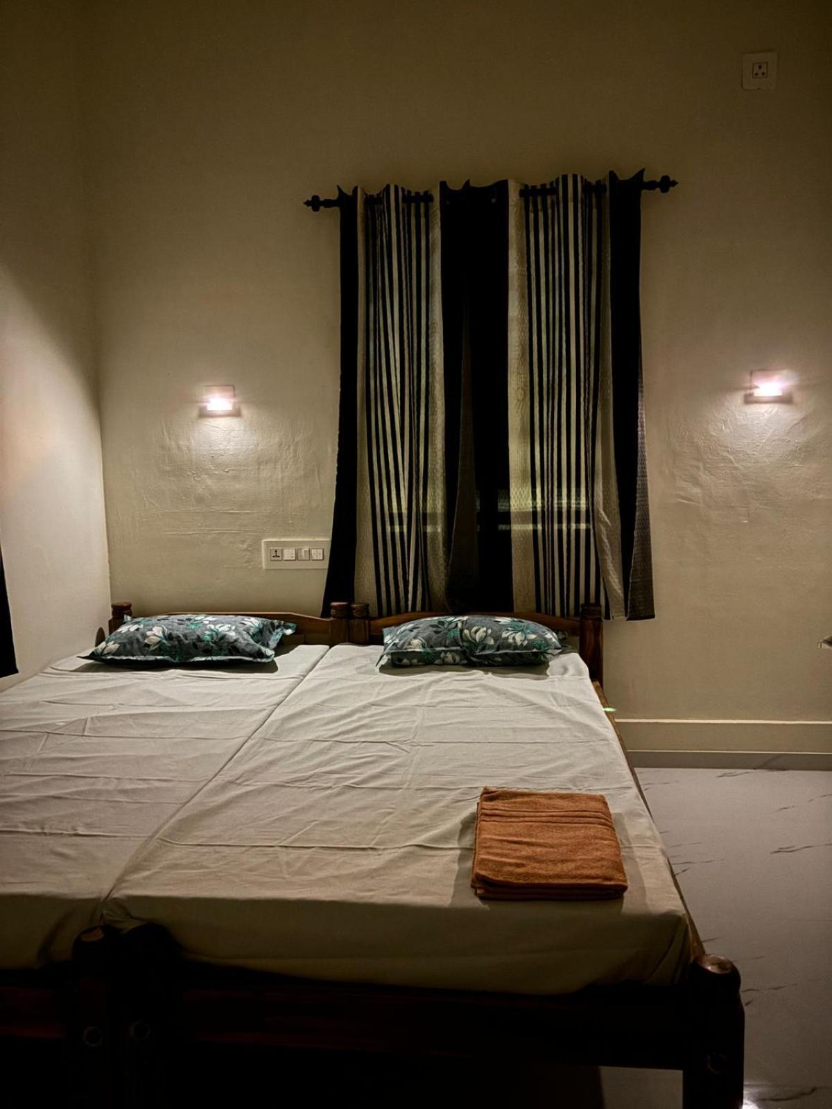 Golden Beach Home Stay Alappuzha Buitenkant foto