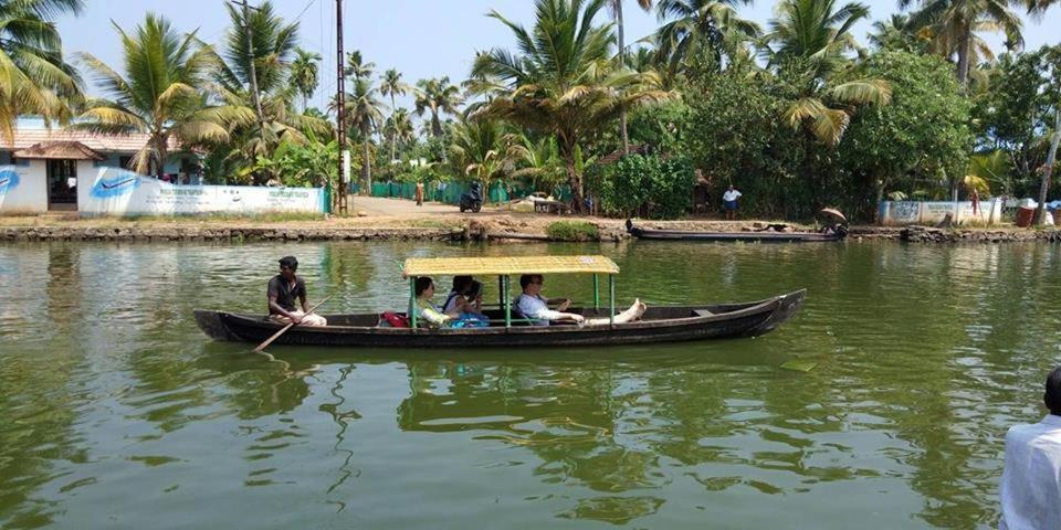 Golden Beach Home Stay Alappuzha Buitenkant foto