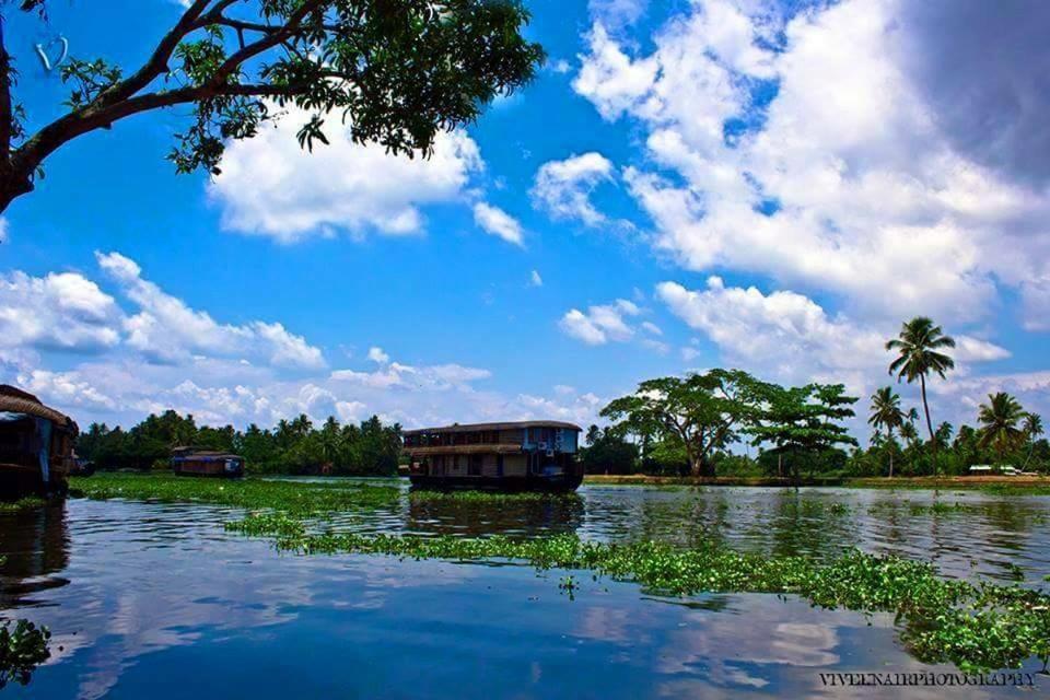 Golden Beach Home Stay Alappuzha Buitenkant foto