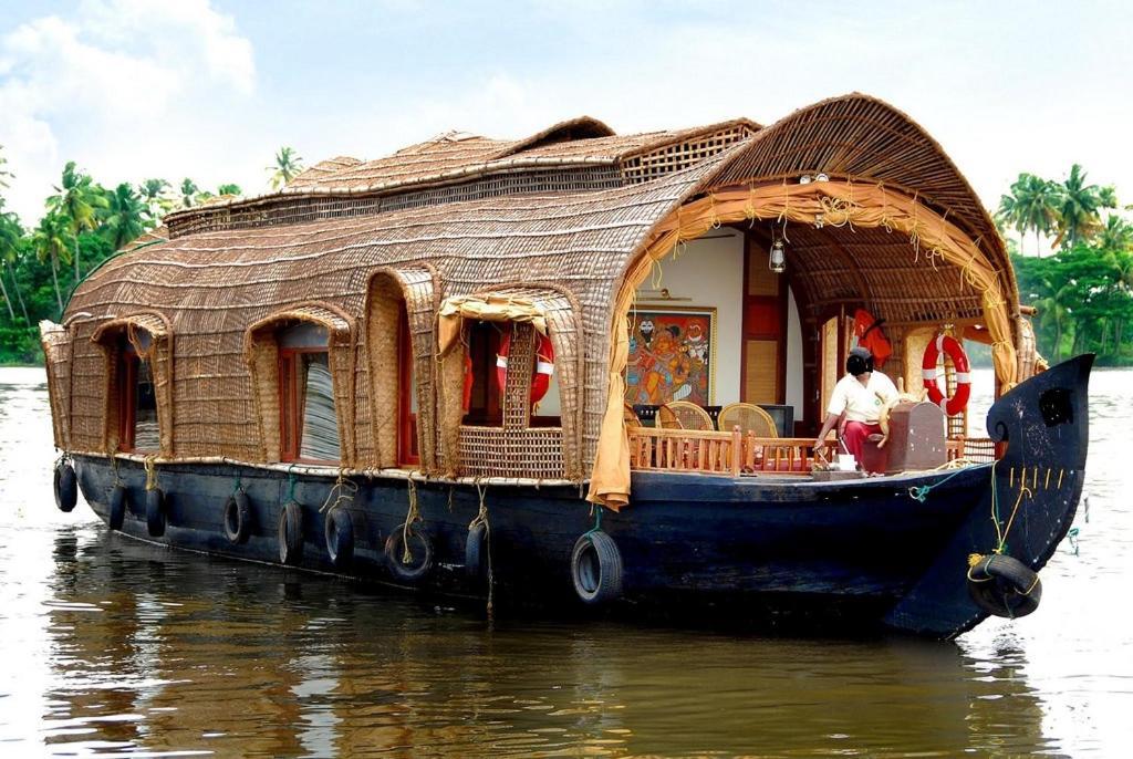 Golden Beach Home Stay Alappuzha Buitenkant foto