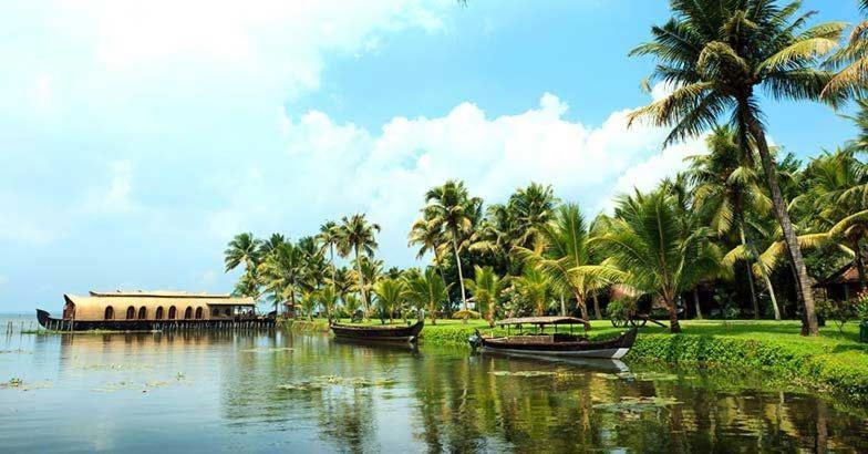 Golden Beach Home Stay Alappuzha Buitenkant foto