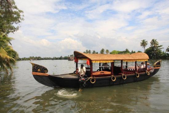 Golden Beach Home Stay Alappuzha Buitenkant foto